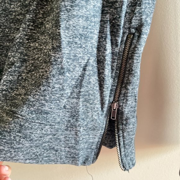 J Crew Women's Size‎ XS Long Sleeve Shirt Top Heather Blue Thermal Crewneck - Picture 3 of 4